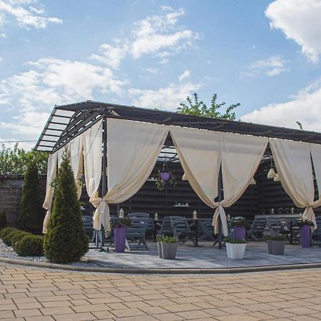 Palac Lacon Kazimierza Wielka Exterior foto